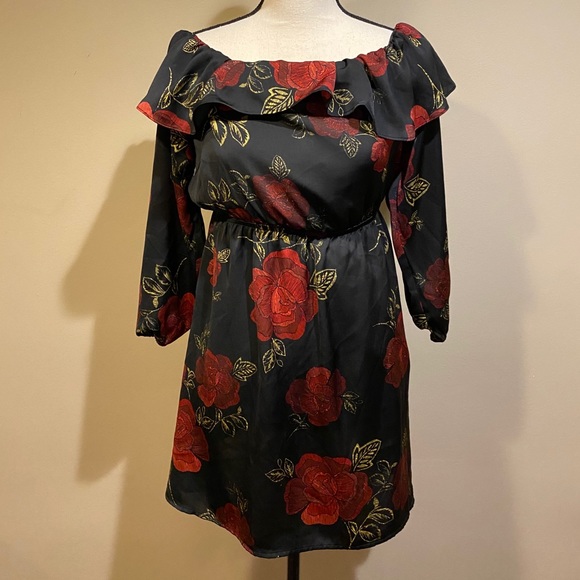 Cupcakes & Cashmere Rose Floral Halter Dress - Picture 5 of 14